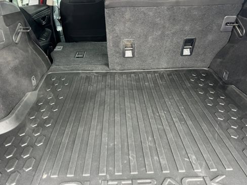 Used 2024 Subaru Outback Premium image 12