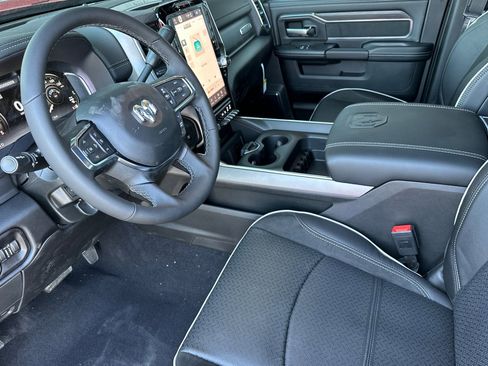New 2026 RAM 2500 Laramie AWD/4WD image 9