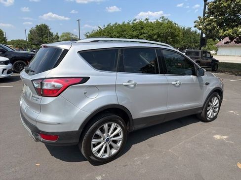 Used 2017 Ford Escape Titanium image 2