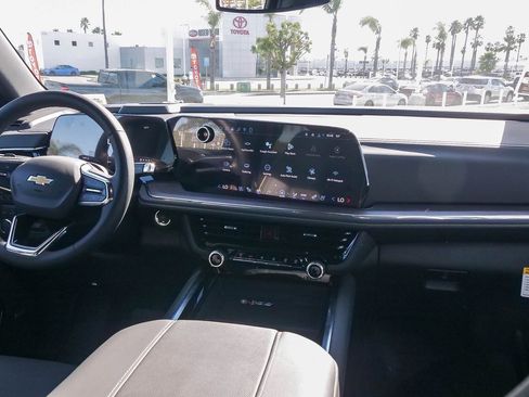 New 2026 Chevrolet Suburban Premier w/ Sun And Tow Package image 11