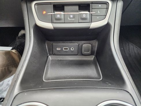 Used 2023 GMC Terrain SLE w/ Driver Convenience Package image 45