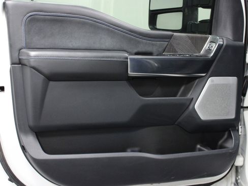 Used 2025 Ford F250 Platinum image 11