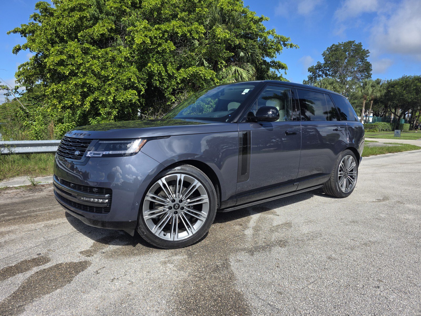 New 2027 Land Rover Range Rover Long Wheelbase SE AWD/4WD image 1
