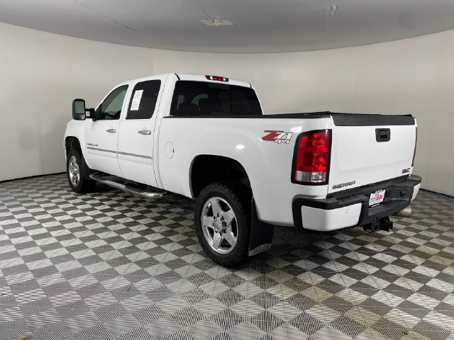 Used 2013 GMC Sierra 2500 Denali w/ Suspension Package, Off-Road AWD/4WD image 15