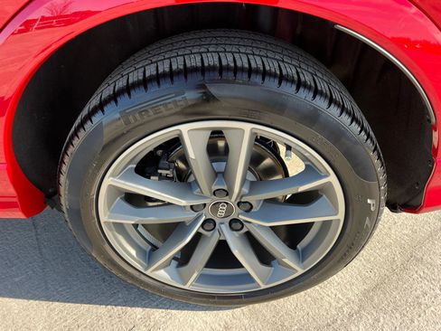 Certified 2025 Audi Q3 2.0T Premium w/ Black Optic Sport Package image 20