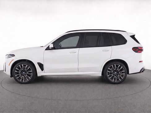 Used 2024 BMW X5 xDrive40i w/ M Sport Package AWD/4WD image 29