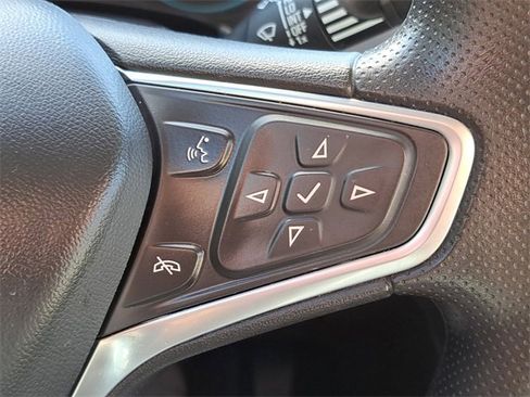 Used 2023 Chevrolet Equinox LS image 18