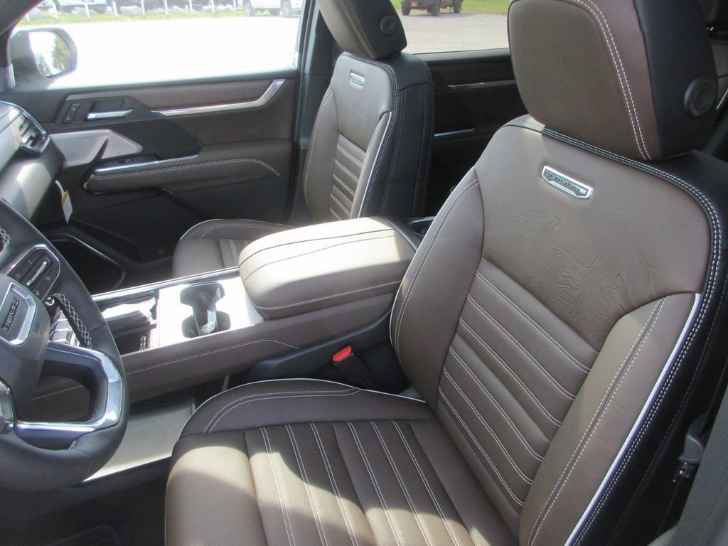 New 2027 GMC Acadia Denali Ultimate FWD image 11