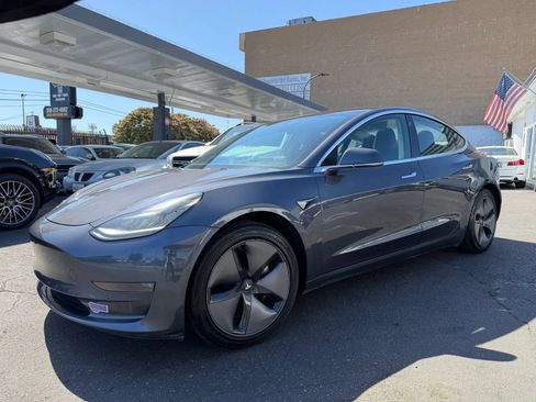 Used 2018 Tesla Model 3 Long Range RWD image 6