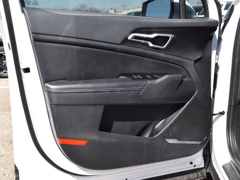 Used 2024 Kia Sportage EX image 9