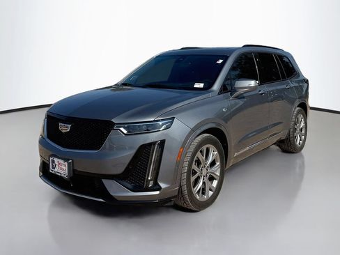Used 2020 Cadillac XT6 Sport w/ Platinum Package AWD/4WD image 3
