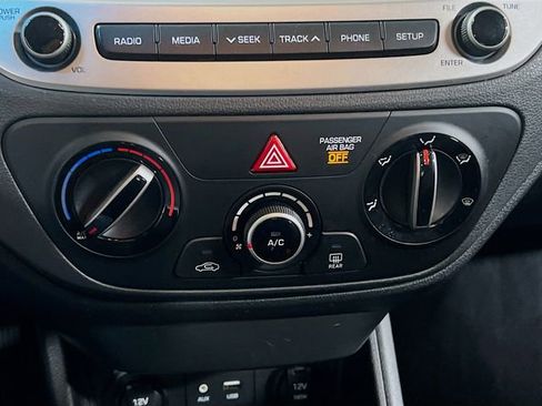 Used 2018 Hyundai Accent SE FWD image 15
