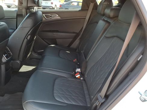 Certified 2025 Kia Sportage X-Line AWD/4WD image 9