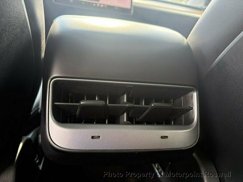 Used 2023 Tesla Model Y AWD image 17