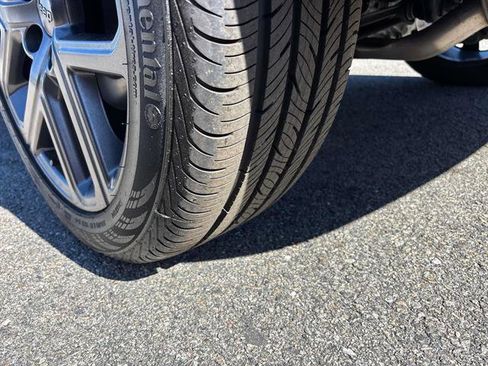 Certified 2024 Jeep Compass Limited w/ High Altitude Package image 8