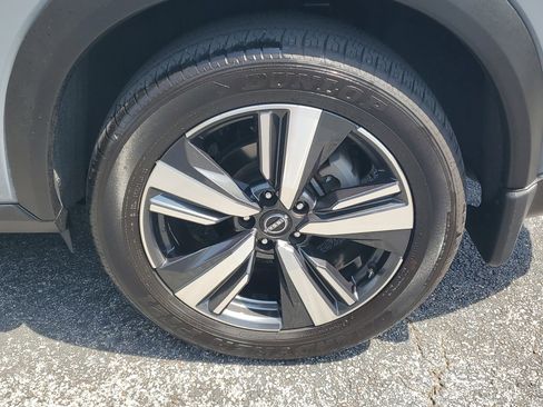 Certified 2024 Nissan Rogue SL w/ SL Premium Package FWD image 9