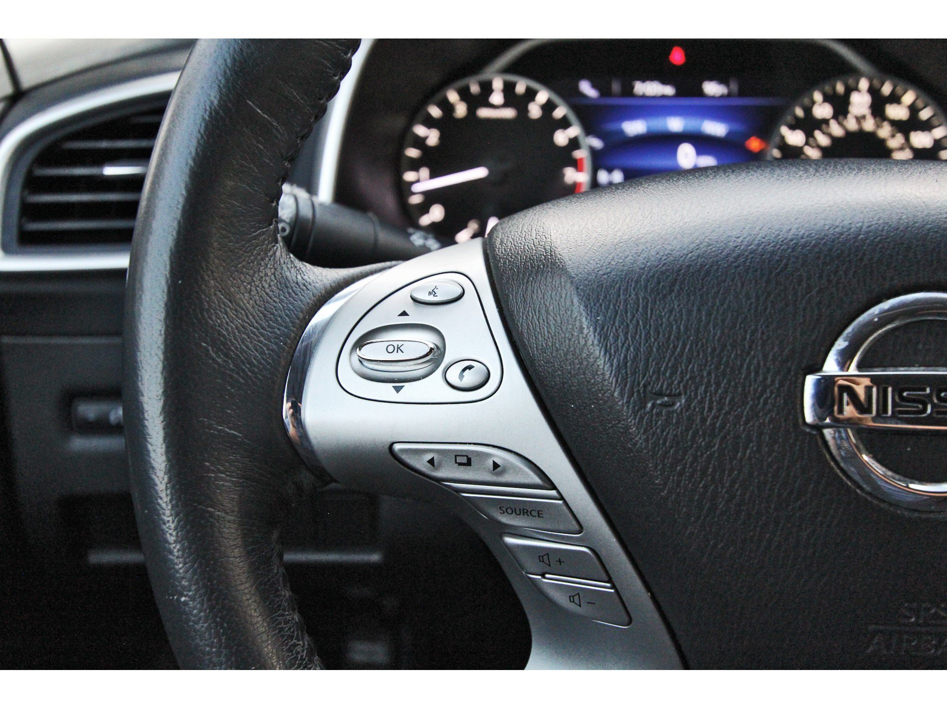 Used 2018 Nissan Murano SV FWD image 20