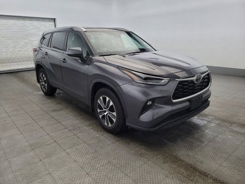 Used 2021 Toyota Highlander XLE image 13