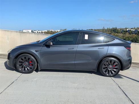 Used 2021 Tesla Model Y Performance image 8