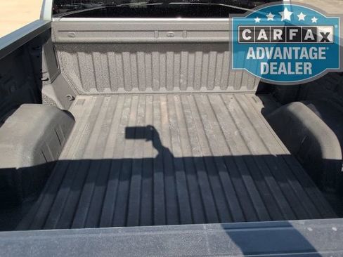 Used 2025 Chevrolet Silverado 1500 Custom image 11