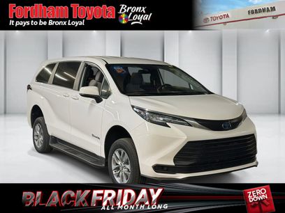 Used 2025 Toyota Sienna LE