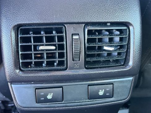 Used 2017 Subaru Legacy 2.5i Limited image 20