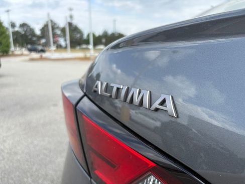 Used 2025 Nissan Altima 2.5 SV image 9