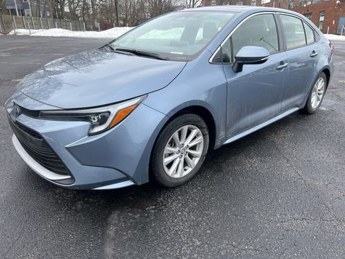 Used 2023 Toyota Corolla XLE image 11