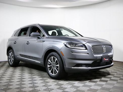 Used 2023 Lincoln Nautilus Reserve image 1