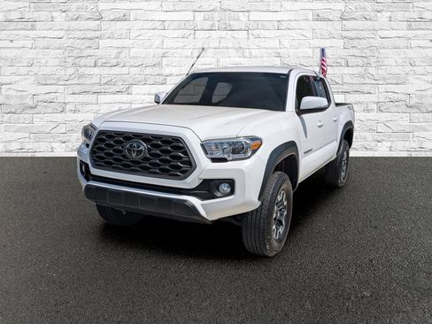 Used 2021 Toyota Tacoma TRD Off-Road RWD image 2