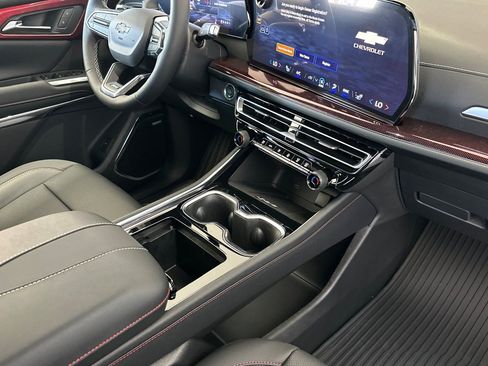 New 2026 Chevrolet Traverse Z71 w/ Enhanced Driving Package AWD/4WD image 19