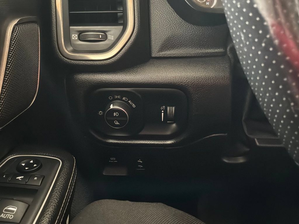 Used 2020 RAM 1500 Sport w/ Leather & Sound Group AWD/4WD image 22