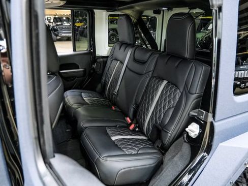 Used 2024 Jeep Wrangler Unlimited Rubicon w/ Technology Group AWD/4WD image 83