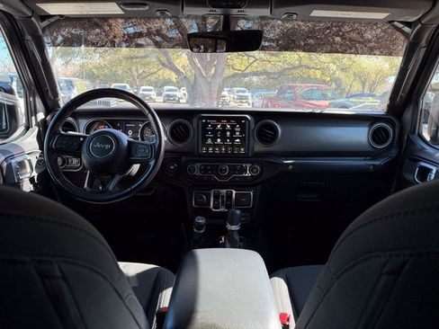 Used 2021 Jeep Gladiator Willys image 21