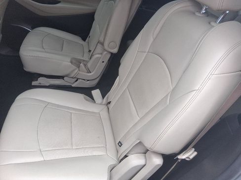 Used 2019 Buick Enclave Essence FWD image 16
