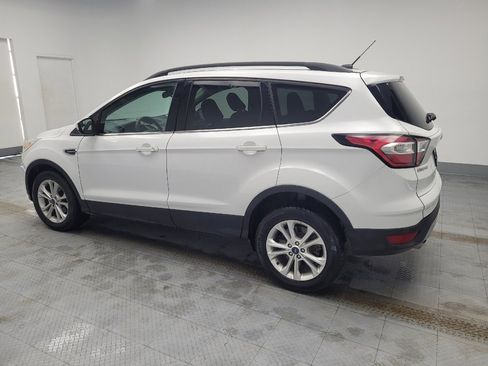 Used 2018 Ford Escape SE image 3