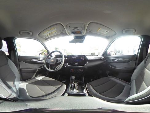 Used 2025 Chevrolet TrailBlazer LT image 40
