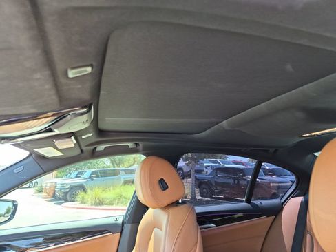 Used 2018 BMW 540i RWD image 31