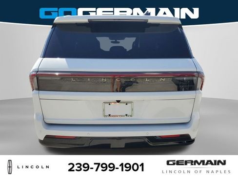 New 2025 Lincoln Navigator Black Label image 9