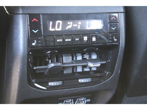 Used 2022 Jeep Grand Cherokee Overland w/ Advanced Protech Group III AWD/4WD image 37