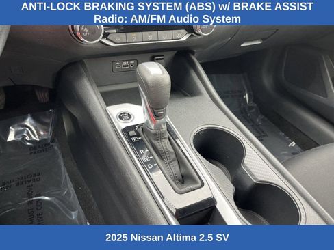 Used 2025 Nissan Altima 2.5 SV image 8