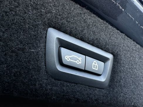 Used 2020 BMW 740i w/ Premium Package image 41