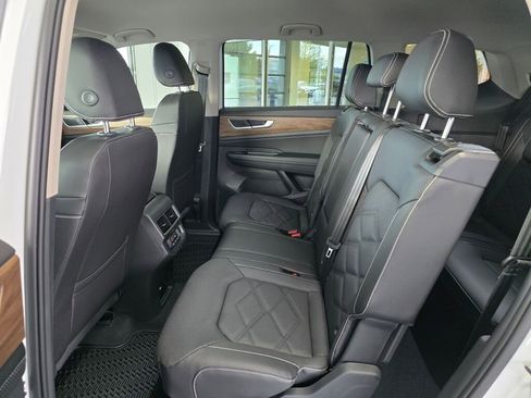 New 2026 Volkswagen Atlas SE image 33