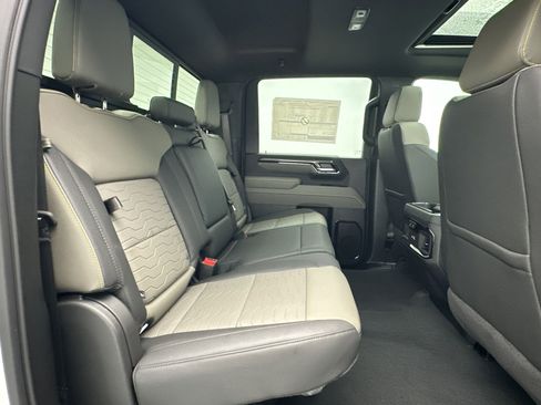 New 2026 Chevrolet Silverado 2500 ZR2 w/ LPO, Dark Essentials Package AWD/4WD image 30