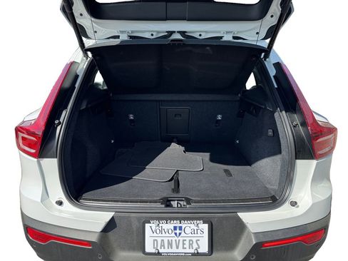 Used 2023 Volvo XC40 B5 Plus w/ Climate Package AWD/4WD image 6