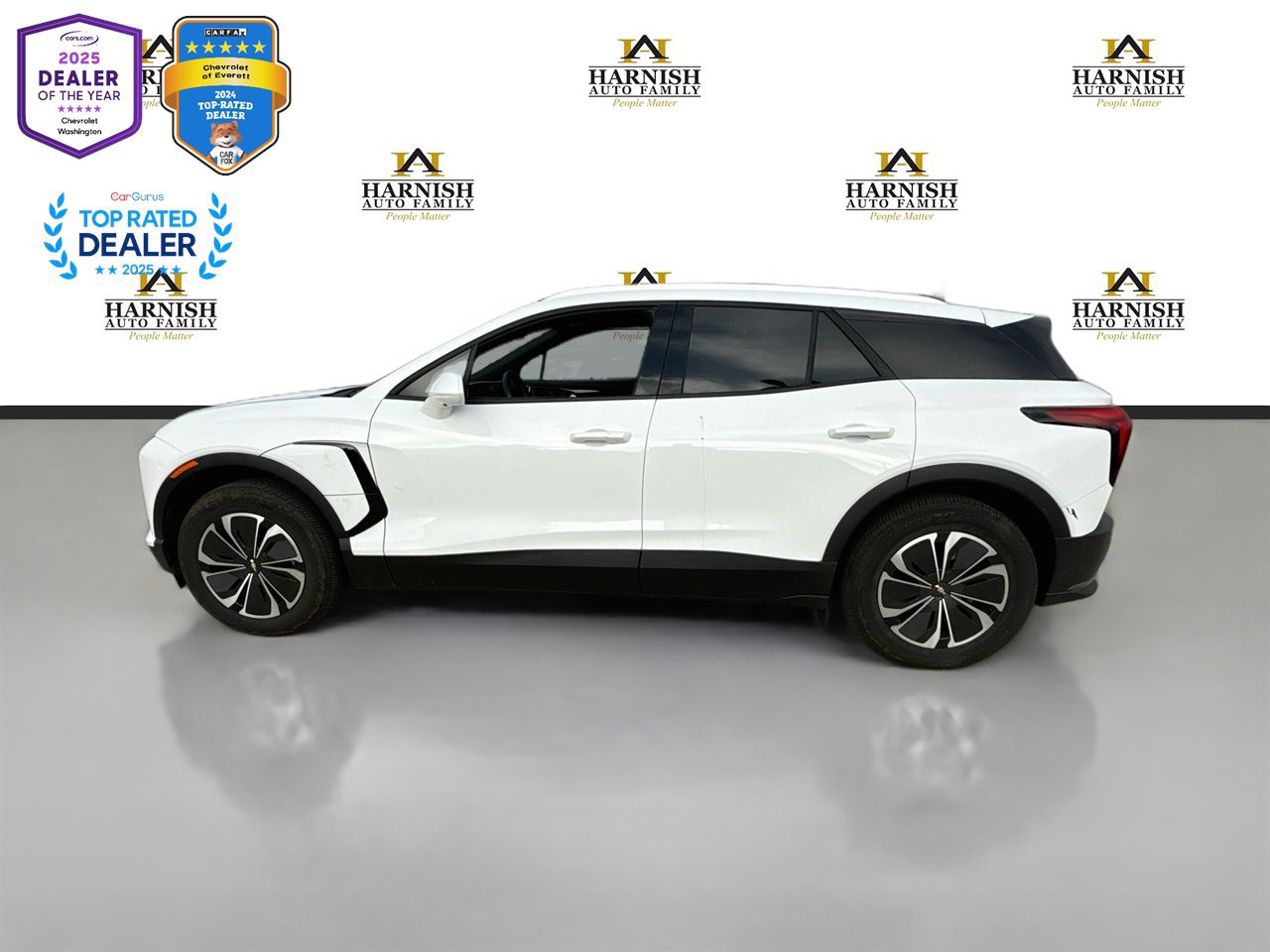 Used 2024 Chevrolet Blazer EV LT AWD/4WD image 2