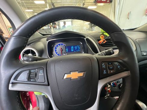 Used 2015 Chevrolet Trax LT w/ LT Sun and Sound Package AWD/4WD image 14
