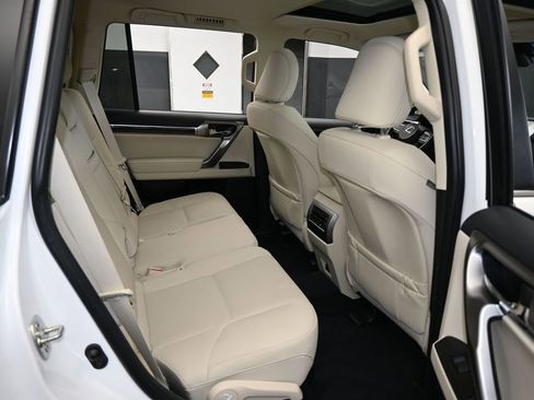Used 2023 Lexus GX 460 Premium image 48