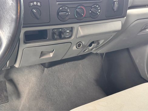 Used 2005 Ford F250 XLT image 17