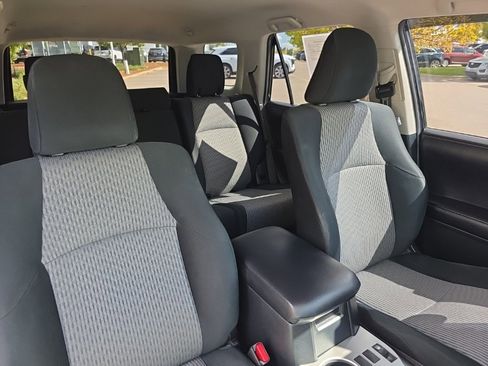 Used 2016 Toyota 4Runner SR5 image 23